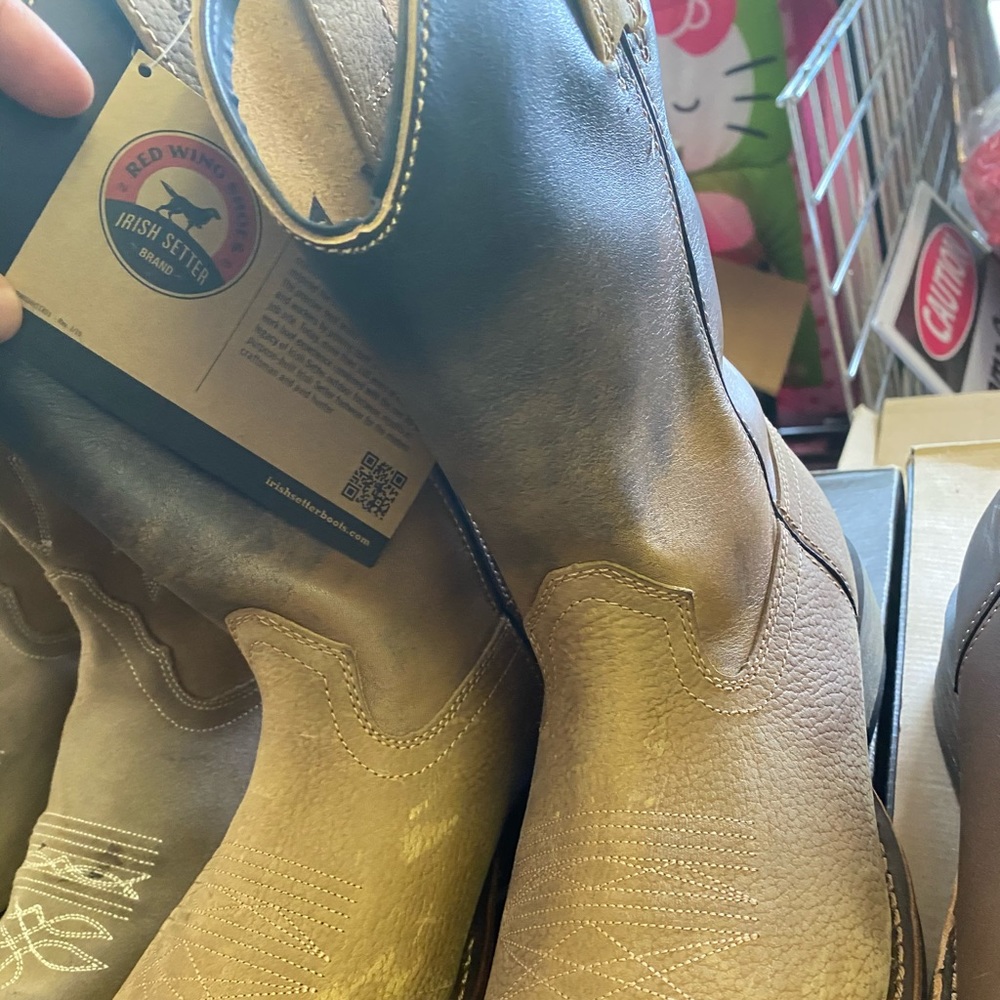 New red wing boots size 9 men’s